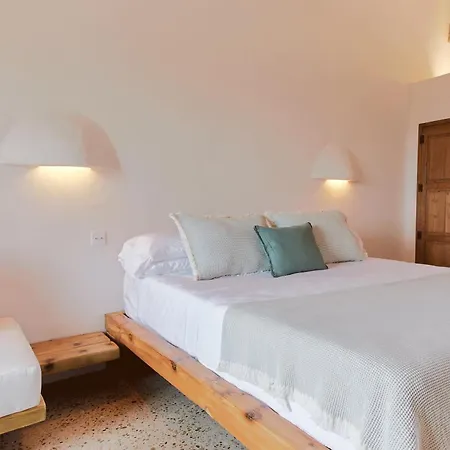 Hotel Equilicua *