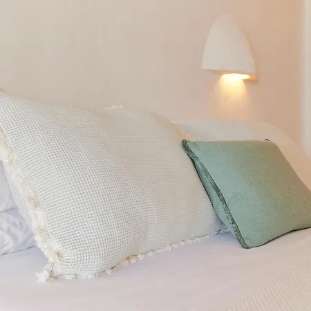 Hotel Equilicua Agua Amarga (Almeria)