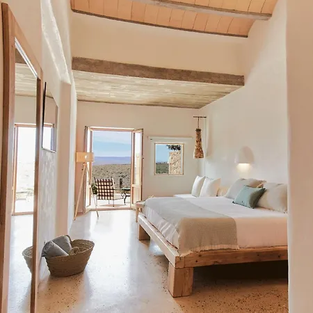 Equilicua Hotel