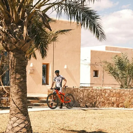 Equilicua Hotel Agua Amarga (Almeria)
